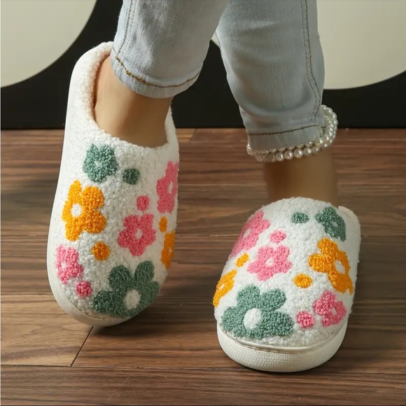 Floral Fuzzy Slippers Plush House Shoes New - Picture 6 of 10